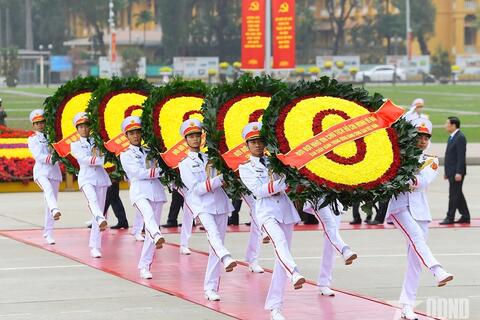 <a href="/thong-tin-247" title="Thông tin 247" rel="dofollow">Thông tin 247</a>