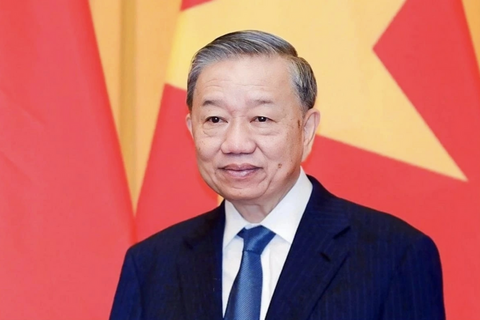 <a href="/thong-tin-247" title="Thông tin 247" rel="dofollow">Thông tin 247</a>