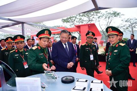 <a href="/doanh-nghiep" title="Doanh nghiệp" rel="dofollow">Doanh nghiệp</a>