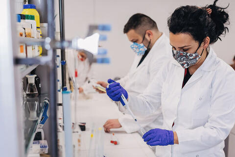 <a href="/dau-tu" title="Đầu tư" rel="dofollow">Đầu tư</a>