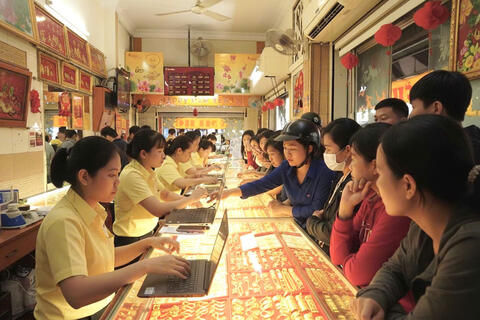 <a href="/tieu-dung" title="Tiêu dùng" rel="dofollow">Tiêu dùng</a>