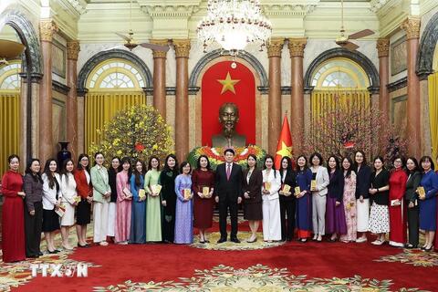 <a href="/thong-tin-247" title="Thông tin 247" rel="dofollow">Thông tin 247</a>