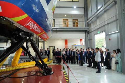 <a href="/tai-chinh-ngan-hang" title="Tài chính ngân hàng" rel="dofollow">Tài chính - Ngân hàng</a>