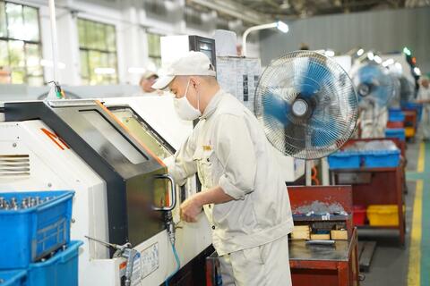 <a href="/kinh-doanh" title="Kinh doanh" rel="dofollow">Kinh doanh</a>