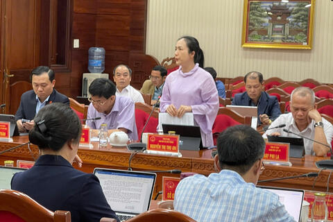 <a href="/tieu-dung" title="Tiêu dùng" rel="dofollow">Tiêu dùng</a>