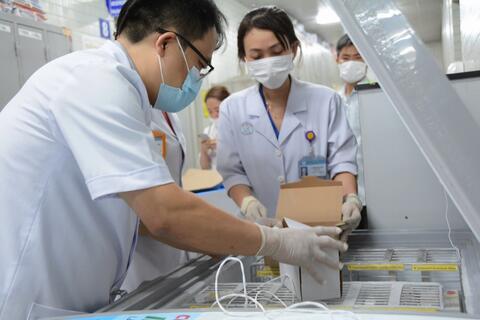 <a href="/thong-tin-247" title="Thông tin 247" rel="dofollow">Thông tin 247</a>