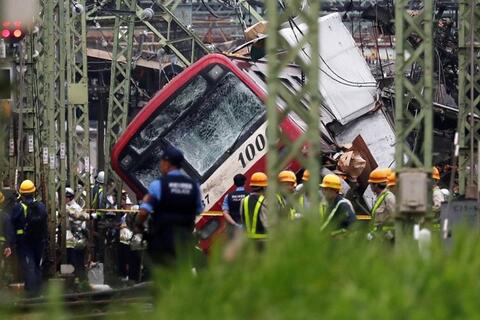 <a href="/thong-tin-247" title="Thông tin 247" rel="dofollow">Thông tin 247</a>