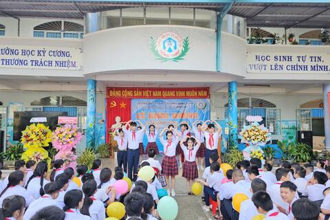 <a href="/thong-tin-247" title="Thông tin 247" rel="dofollow">Thông tin 247</a>