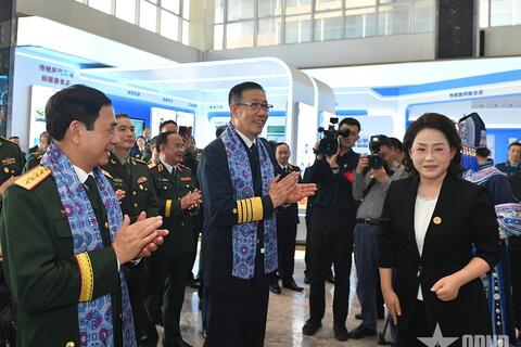 <a href="/thong-tin-247" title="Thông tin 247" rel="dofollow">Thông tin 247</a>