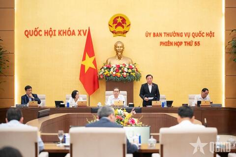 <a href="/dau-tu" title="Đầu tư" rel="dofollow">Đầu tư</a>