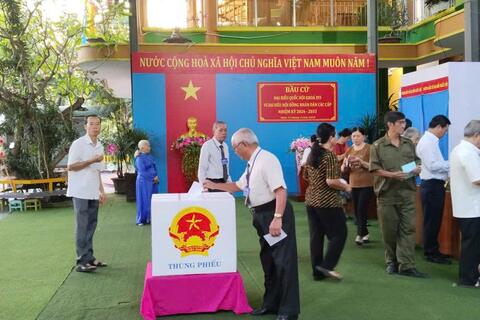 <a href="/thong-tin-247" title="Thông tin 247" rel="dofollow">Thông tin 247</a>