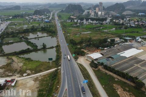 <a href="/kinh-doanh" title="Kinh doanh" rel="dofollow">Kinh doanh</a>