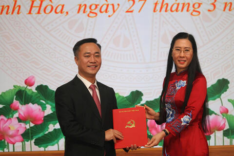 <a href="/thong-tin-247" title="Thông tin 247" rel="dofollow">Thông tin 247</a>