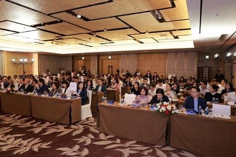 <a href="/doanh-nghiep" title="Doanh nghiệp" rel="dofollow">Doanh nghiệp</a>