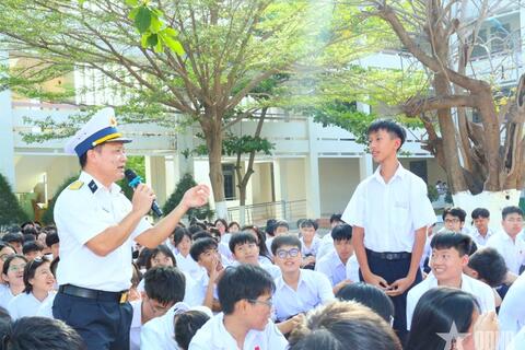 <a href="/thong-tin-247" title="Thông tin 247" rel="dofollow">Thông tin 247</a>