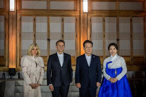 <a href="/thong-tin-247" title="Thông tin 247" rel="dofollow">Thông tin 247</a>