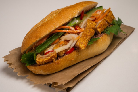 <a href="/tieu-dung" title="Tiêu dùng" rel="dofollow">Tiêu dùng</a>