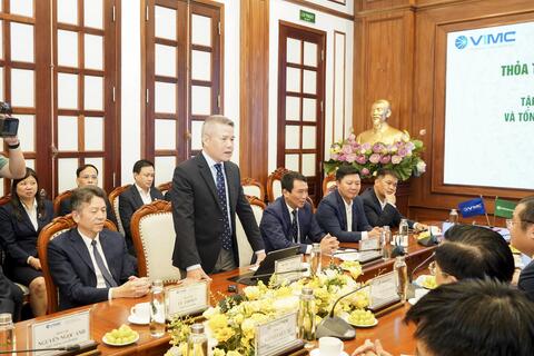 <a href="/doanh-nghiep" title="Doanh nghiệp" rel="dofollow">Doanh nghiệp</a>