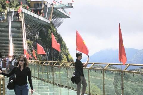 <a href="/dau-tu" title="Đầu tư" rel="dofollow">Đầu tư</a>