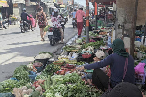 <a href="/tieu-dung" title="Tiêu dùng" rel="dofollow">Tiêu dùng</a>