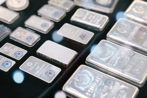 <a href="/kinh-doanh" title="Kinh doanh" rel="dofollow">Kinh doanh</a>