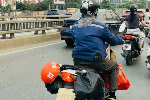 <a href="/tieu-dung" title="Tiêu dùng" rel="dofollow">Tiêu dùng</a>