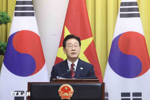 <a href="/thong-tin-247" title="Thông tin 247" rel="dofollow">Thông tin 247</a>