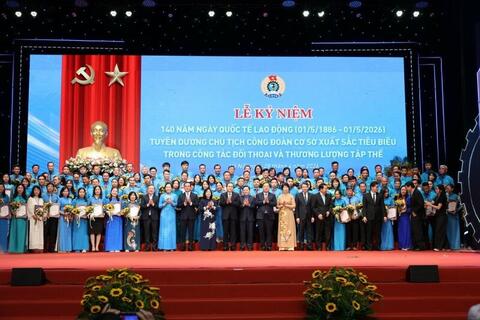 <a href="/thong-tin-247" title="Thông tin 247" rel="dofollow">Thông tin 247</a>