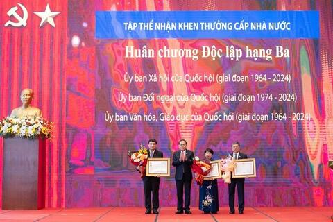 <a href="/thong-tin-247" title="Thông tin 247" rel="dofollow">Thông tin 247</a>