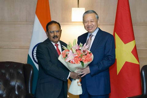 <a href="/thong-tin-247" title="Thông tin 247" rel="dofollow">Thông tin 247</a>