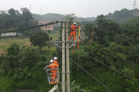 <a href="/thong-tin-247" title="Thông tin 247" rel="dofollow">Thông tin 247</a>