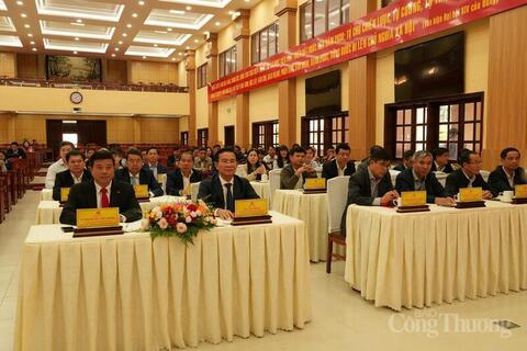 <a href="/thong-tin-247" title="Thông tin 247" rel="dofollow">Thông tin 247</a>