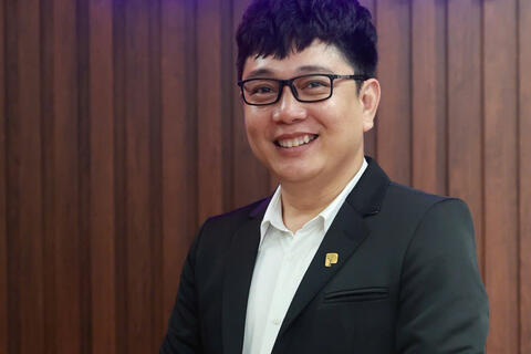 <a href="/kinh-doanh" title="Kinh doanh" rel="dofollow">Kinh doanh</a>