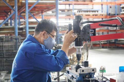 <a href="/doanh-nghiep" title="Doanh nghiệp" rel="dofollow">Doanh nghiệp</a>