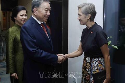 <a href="/thong-tin-247" title="Thông tin 247" rel="dofollow">Thông tin 247</a>