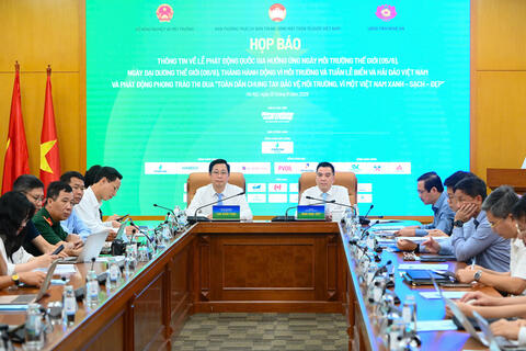 <a href="/tai-chinh-ngan-hang" title="Tài chính ngân hàng" rel="dofollow">Tài chính - Ngân hàng</a>