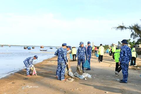 <a href="/thong-tin-247" title="Thông tin 247" rel="dofollow">Thông tin 247</a>