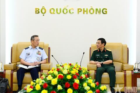 <a href="/thong-tin-247" title="Thông tin 247" rel="dofollow">Thông tin 247</a>