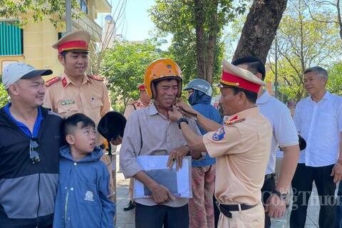 <a href="/thong-tin-247" title="Thông tin 247" rel="dofollow">Thông tin 247</a>