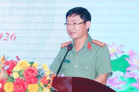 <a href="/thong-tin-247" title="Thông tin 247" rel="dofollow">Thông tin 247</a>