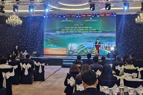 <a href="/dau-tu" title="Đầu tư" rel="dofollow">Đầu tư</a>