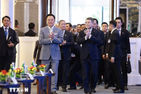 <a href="/thong-tin-247" title="Thông tin 247" rel="dofollow">Thông tin 247</a>
