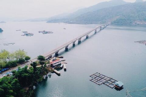 <a href="/dau-tu" title="Đầu tư" rel="dofollow">Đầu tư</a>
