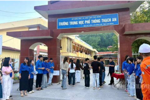 <a href="/thong-tin-247" title="Thông tin 247" rel="dofollow">Thông tin 247</a>