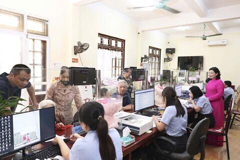 <a href="/doanh-nghiep" title="Doanh nghiệp" rel="dofollow">Doanh nghiệp</a>
