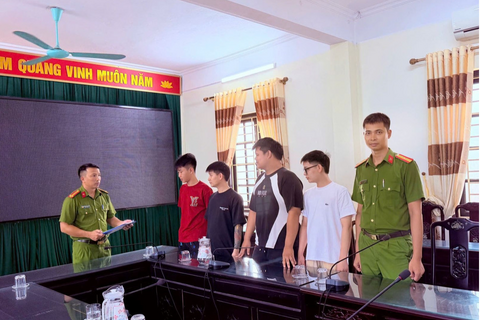 <a href="/thong-tin-247" title="Thông tin 247" rel="dofollow">Thông tin 247</a>