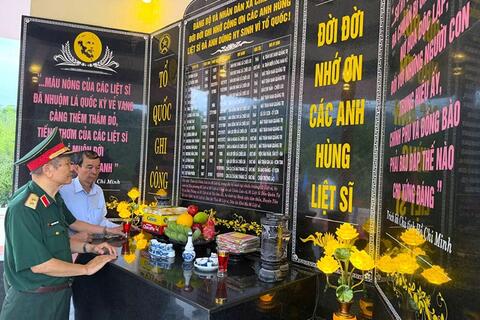 <a href="/thong-tin-247" title="Thông tin 247" rel="dofollow">Thông tin 247</a>