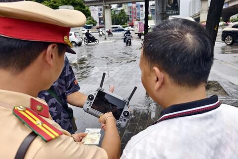 <a href="/thong-tin-247" title="Thông tin 247" rel="dofollow">Thông tin 247</a>