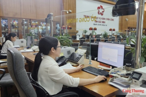 <a href="/dau-tu" title="Đầu tư" rel="dofollow">Đầu tư</a>
