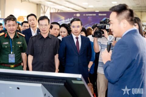 <a href="/doanh-nghiep" title="Doanh nghiệp" rel="dofollow">Doanh nghiệp</a>
